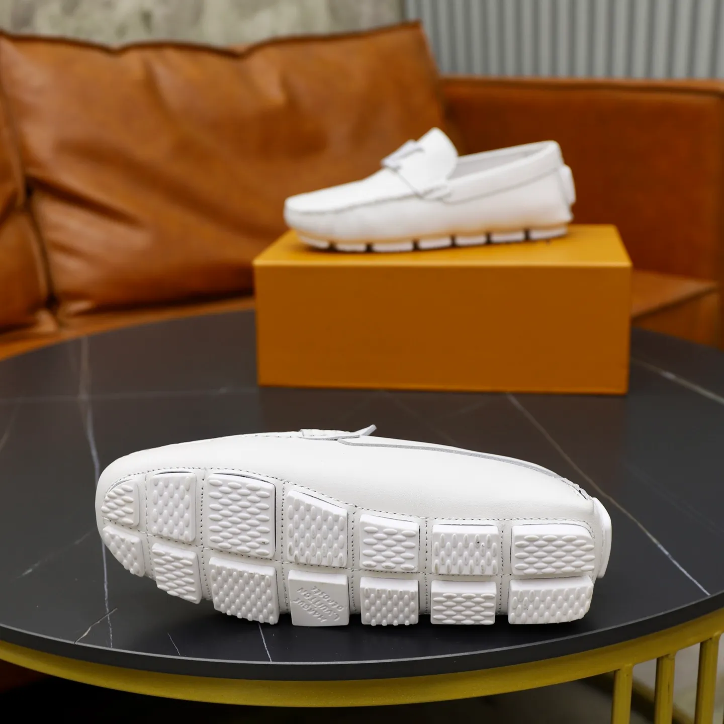 Ex-factory price: 480💰【LV】Louis Vuitton ⚠️High-end men’s driving and pedal series ⚠️38-44 (customized for 45) ⚠️All original cowhide leather! Thick and soft! Made entirely of calfskin lining! Rubber sheet anti-slip beanie sole! Three-dimensional package technology! Fashionable and classic! Handicrafts! Original high quality! Feel free to compare!